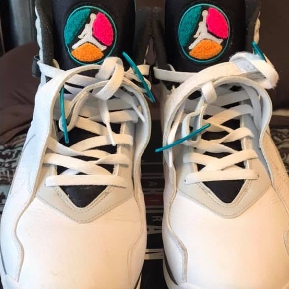 Jordan Shoes - Jordan’s size 7y